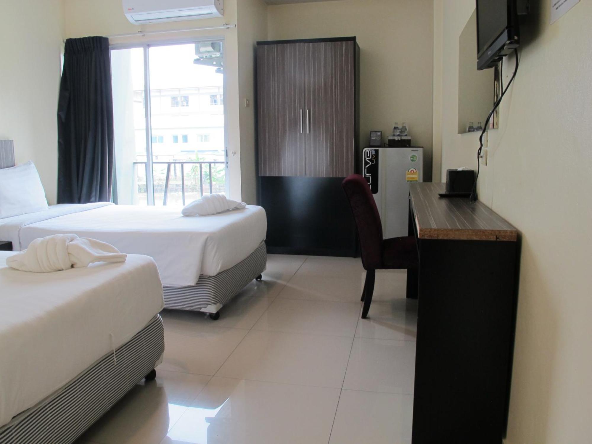 Standard Twin Room